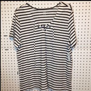 NWT Old Navy B/W striped top